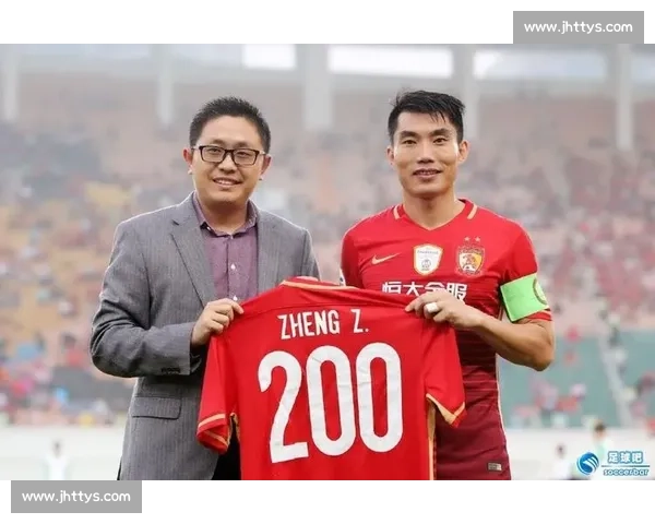 申花双将百场里程碑！汪海健徐皓阳赛前获荣誉加冕